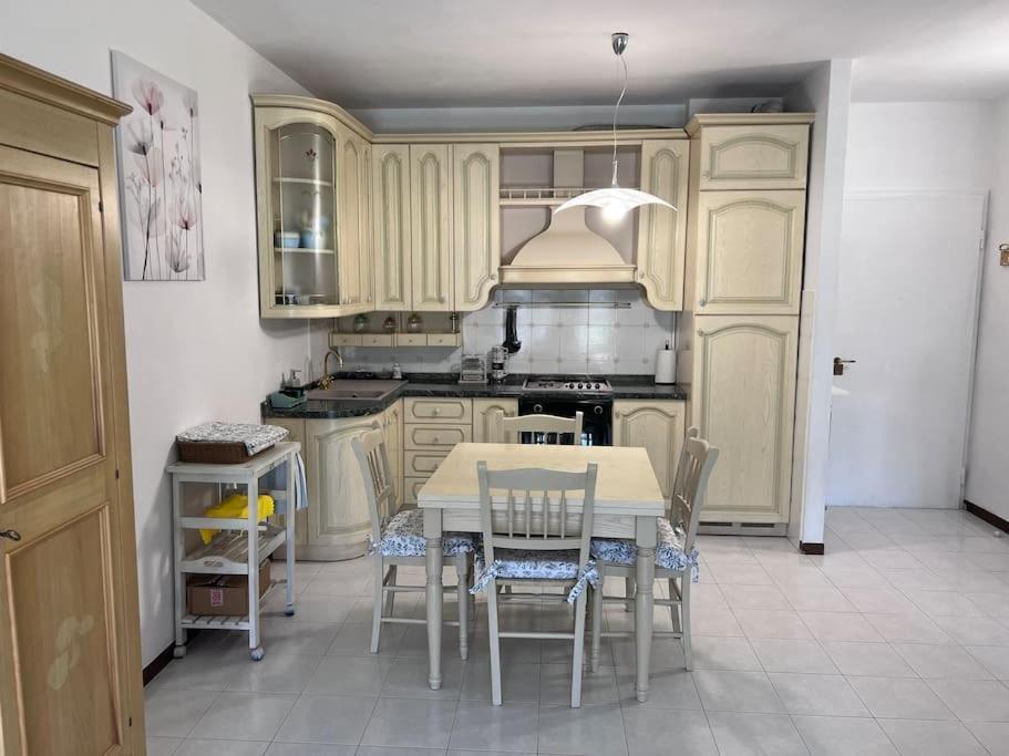 Ferienwohnung Casa Lora Sirmione Exterior foto